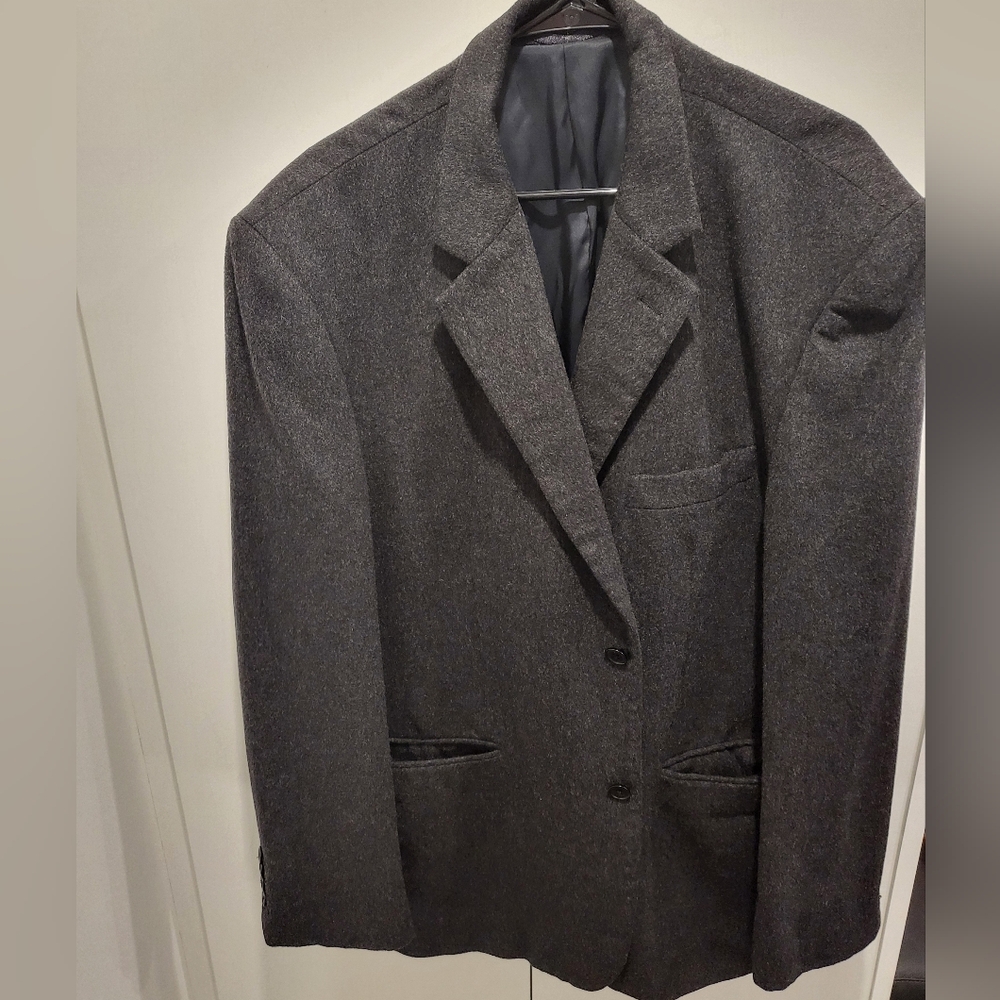 Wool/Cashmere Classic Gray Blazer